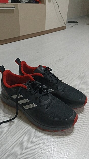 Adidas spor ayakkabı