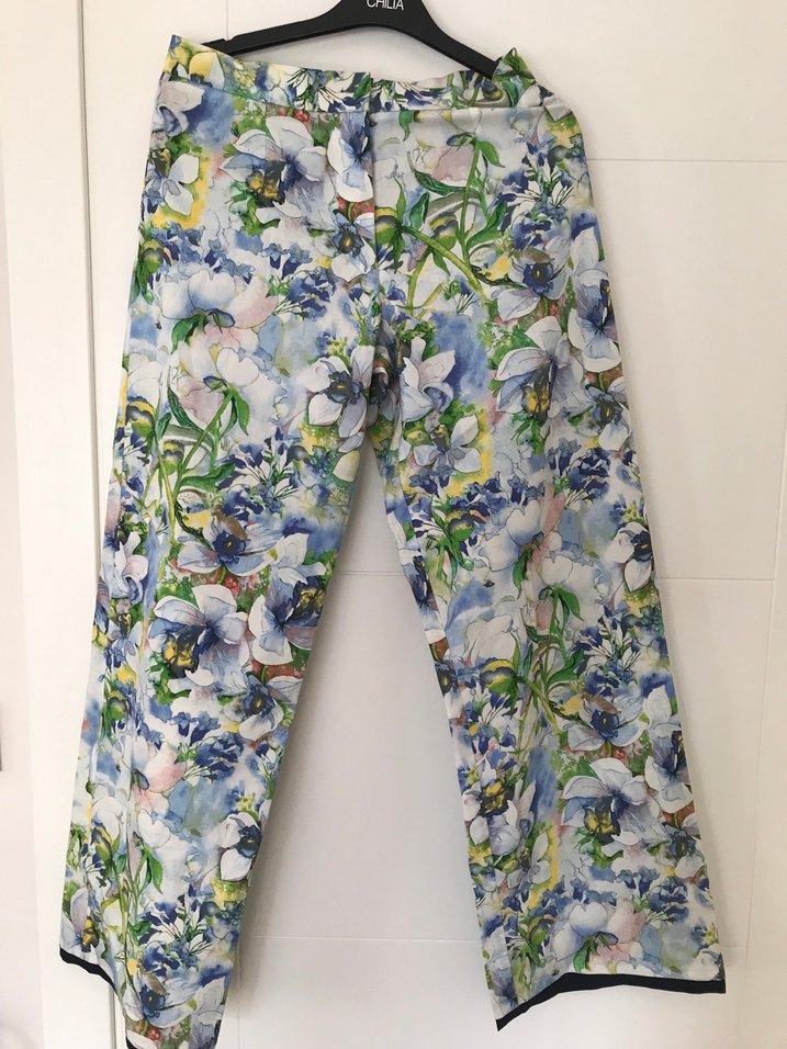 Çiçek Desenli Takim - Görsel 2