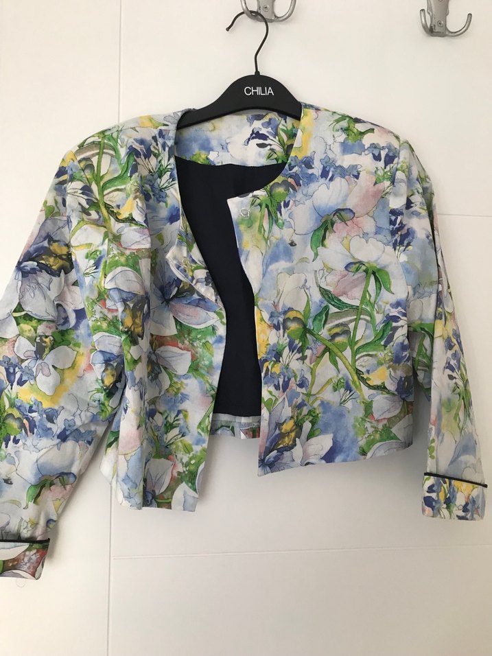 Çiçek Desenli Takim - Görsel 3