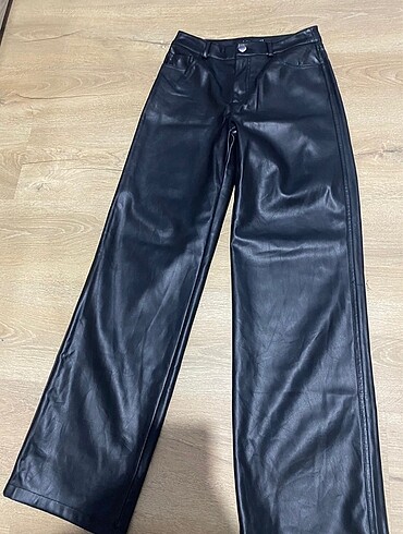 deri pantolon stradivarius