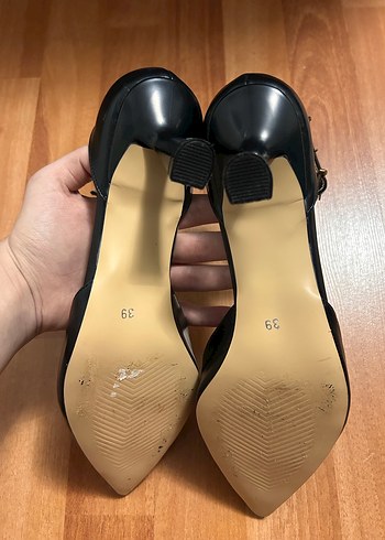 Kadın Siyah Stiletto Topuklu Kemerli Ayakkabı - Görsel 3
