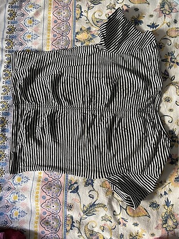 s Beden Çizgili crop tişört