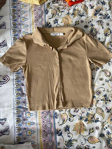 Krem polo yaka tişört