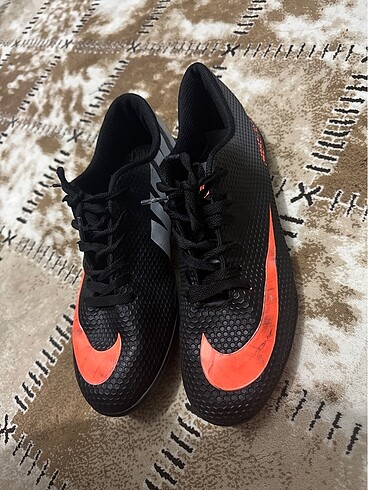 Nike 44 Numara Krampon