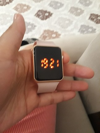 digital ekran uçuk pembe saat