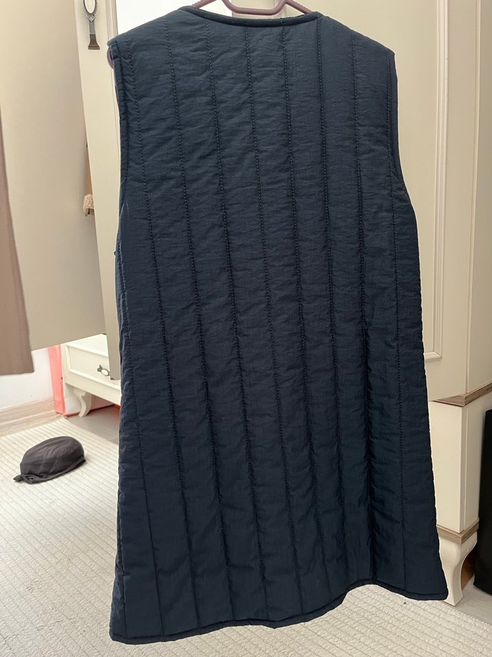 Düğmeli Lacivert Kolsuz Uzun Kadın Kapitone Yelek - Görsel 3