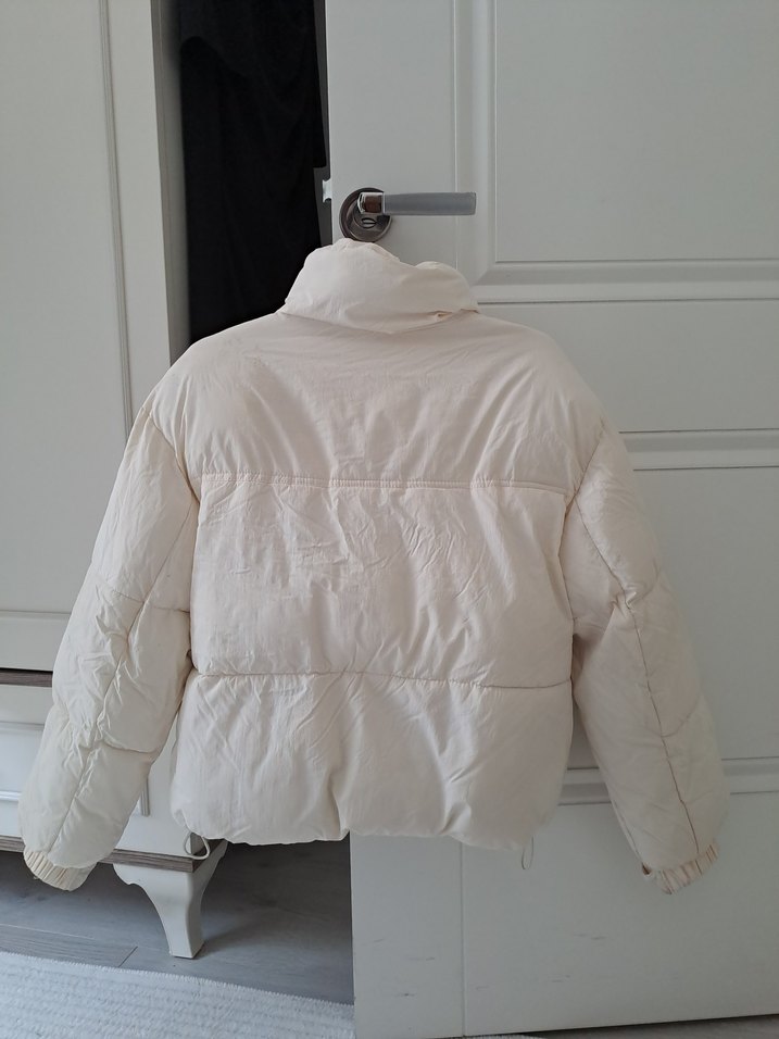 Bershka kadın krem kışlık mont - Görsel 2