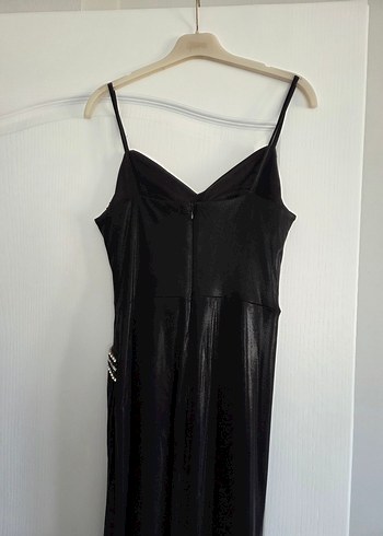 Siyah Drapeli Uzun İnce Askılı Gece Elbisesi - Görsel 5