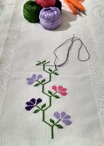 Nakışlı Beyaz Gri Havlu - Görsel 2