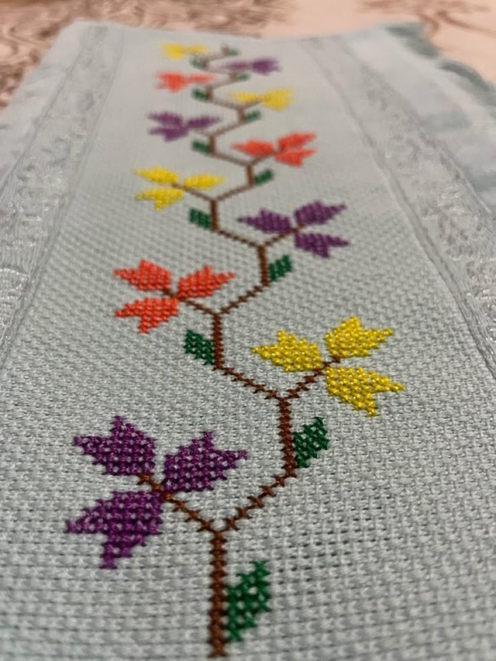 Nakışlı Beyaz Gri Havlu - Görsel 3