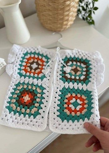 Çok Renkli Nakışlı Örgü Kız Hırka - Görsel 2