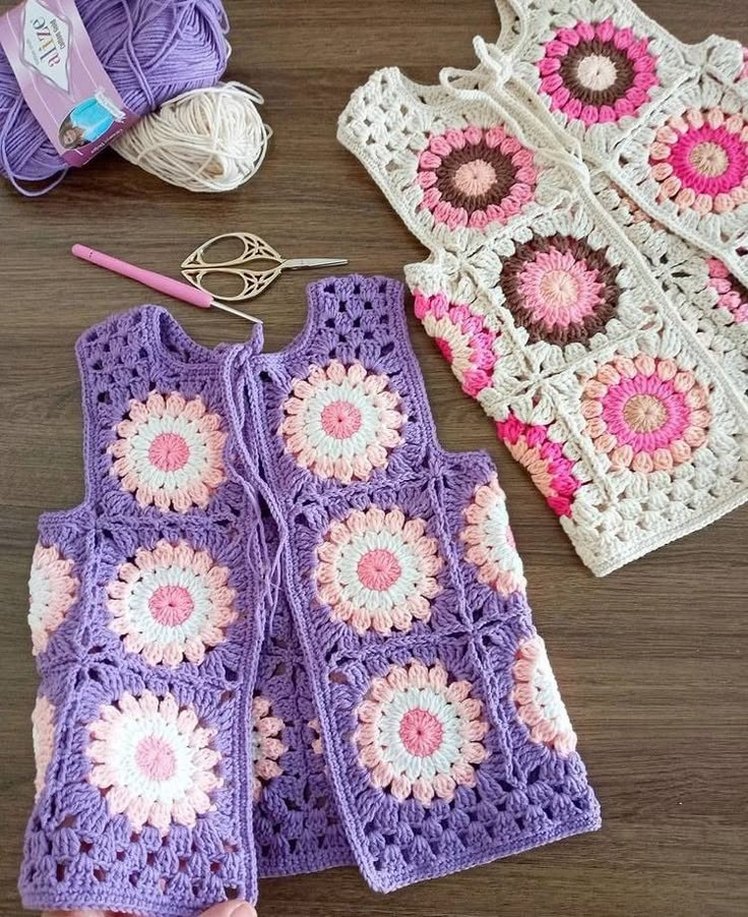 Çok Renkli Nakışlı Örgü Kız Hırka - Görsel 3