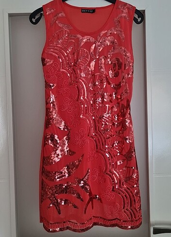 l Beden kırmızı Renk Payetli kısa elbise 