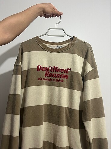 Sweatshirt