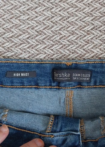 Bershka Mavi Düğmeli Kadın Mini Denim Şort