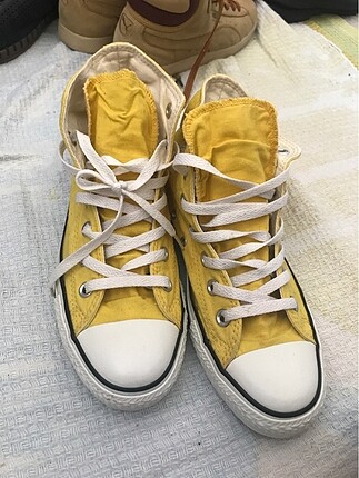 sarı converse