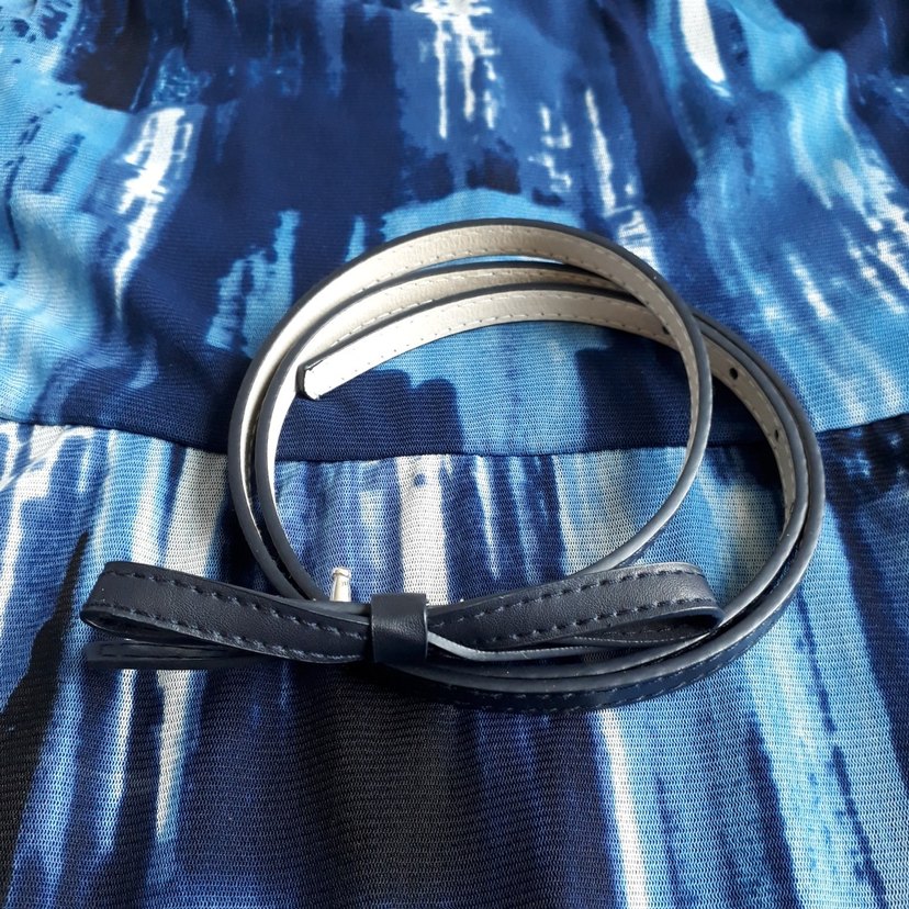 Mavi Yüksek Yakalı Midi Elbise - Görsel 3