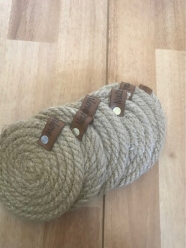 JÜT BARDAK ALTLIĞI