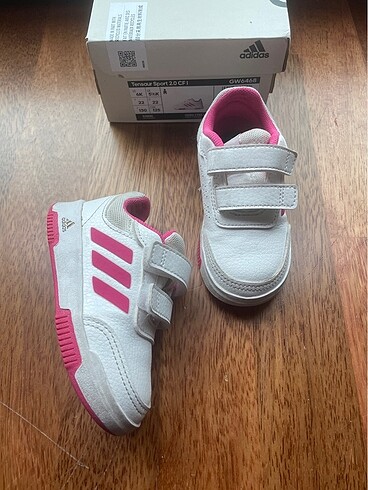 Adidas spor ayakkabı