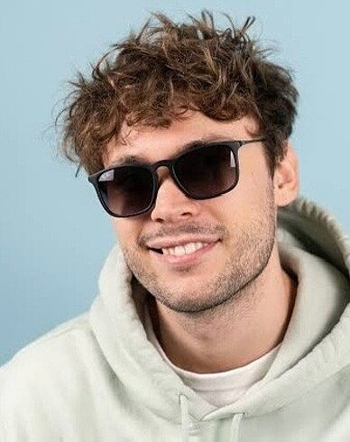 RAY-BAN