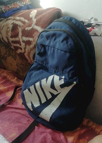 Nike orijinal Sırt Çantası, temiz sağlam, çok gözlü 110 TL