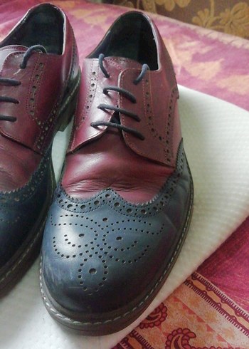 41 Beden bordo Renk Lacivert bordo, hakiki deri ayakkabı temiz çok sağlam, 175TL