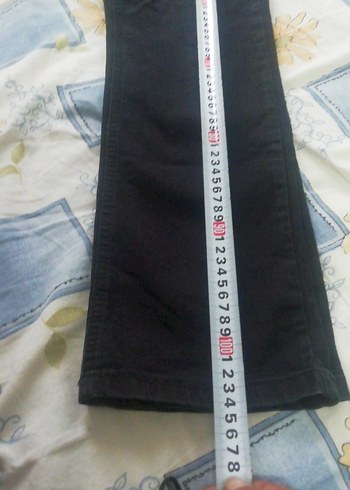 30 Beden siyah Renk Koton marka Regular Fit Pantolon tertemiz sıfır gibi, 100 TL