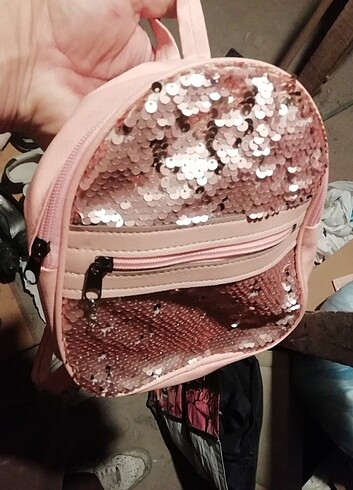Küçük kızlar için mini sırt çantası 50 TL sıfır ürün 