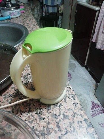 Mini kettle sorunsuz sağlam, çalışıyor,, 75 TL