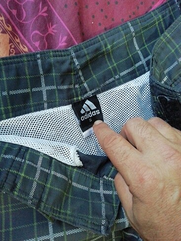 s Beden Adidas orijinal tertemiz sıfır ayarında şort,, 60 TL