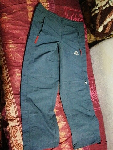 Adidas orijinal tertemiz alt,, paça lastikli 100 TL