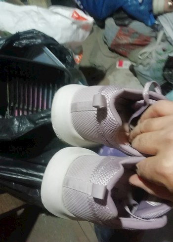 38 Beden Skechers Orjinal spor ayakkabı temiz sağlam, 200 TL