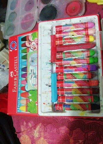 10..12 parça, kirtasiye pastel, keçeli, sulu boyalar,120TL - Görsel 2