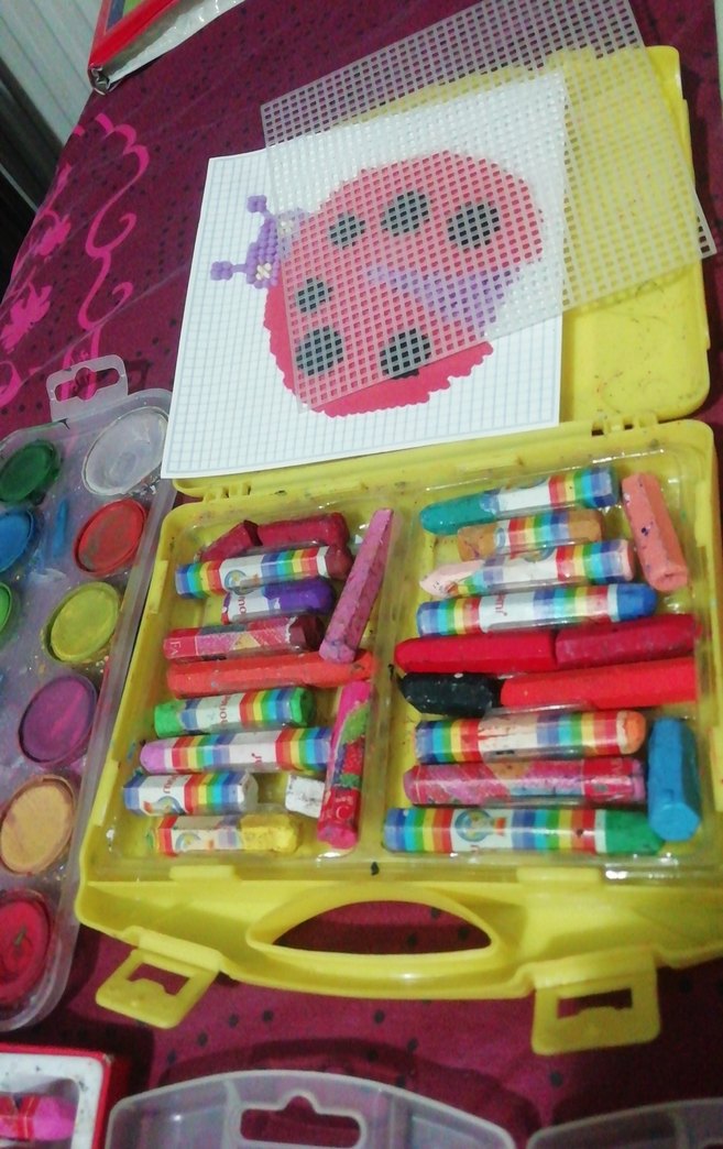 10..12 parça, kirtasiye pastel, keçeli, sulu boyalar,120TL - Görsel 4