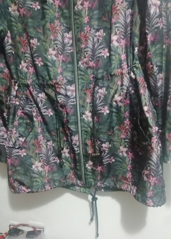 PARKA MARKA,KAPÜŞONLU,MEVSİMLİK, sıfır 150 TL - Görsel 2