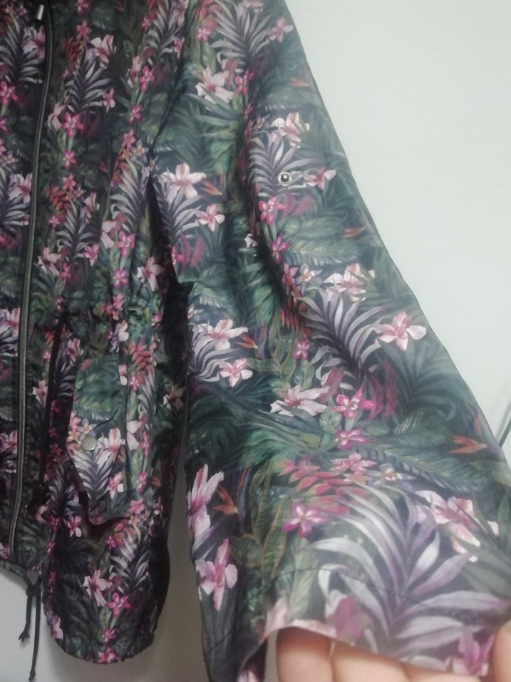 PARKA MARKA,KAPÜŞONLU,MEVSİMLİK, sıfır 150 TL - Görsel 5