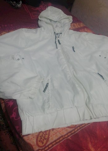 Defacto marka, kapüşonlu astarli yağmurluk, sıfır gibi,200 TL - Görsel 3