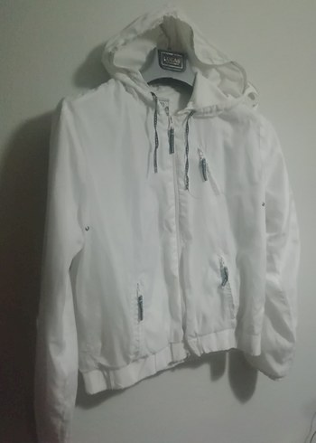 Defacto marka, kapüşonlu astarli yağmurluk, sıfır gibi,200 TL - Görsel 2