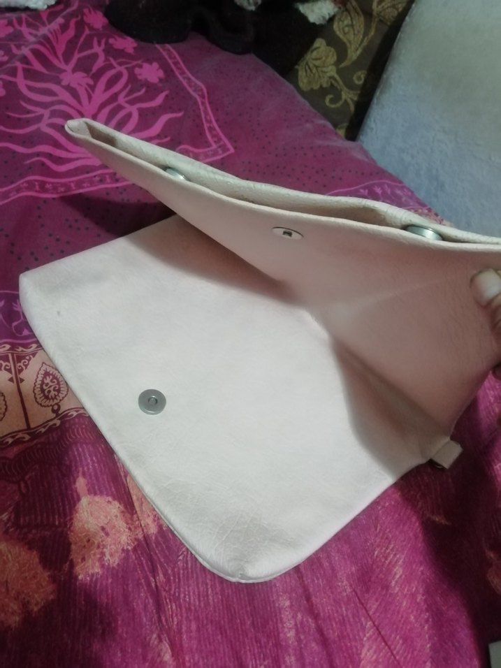 Düğmeli Beyaz Nakışlı Bohem Kadın Portföy Çanta, 40 TL - Görsel 3