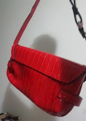 Kırmızı Deri Yılan Desenli Tokalı Çanta, sıfır ürün 65tl - Görsel 5