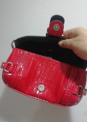 Kırmızı Deri Yılan Desenli Tokalı Çanta, sıfır ürün 65tl - Görsel 6