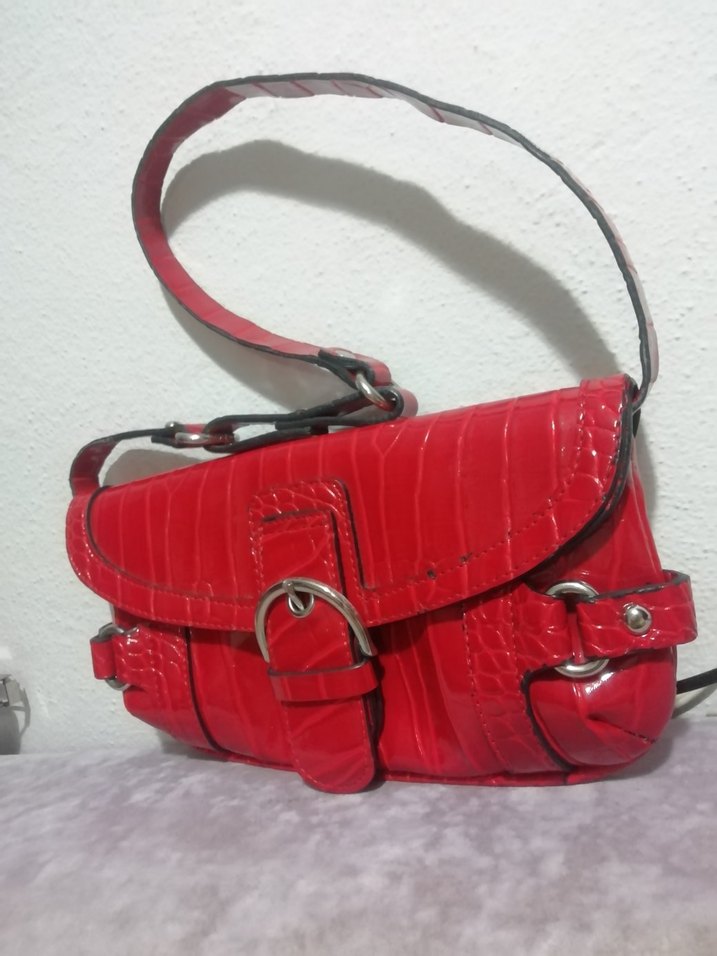 Kırmızı Deri Yılan Desenli Tokalı Çanta, sıfır ürün 65tl - Görsel 2