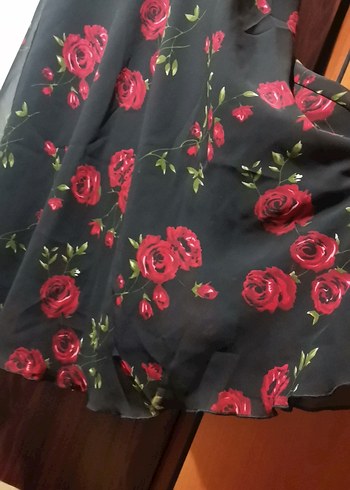 Çiçek Desenli V Yaka Uzun Elbise, astarlı tül kumaş 200tl - Görsel 5