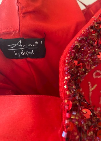 Kırmızı Nakışlı Uzun Abiye Elbise - Görsel 2