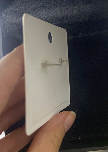 Altın Renkli Mini Çiçek Küpeler - Görsel 2