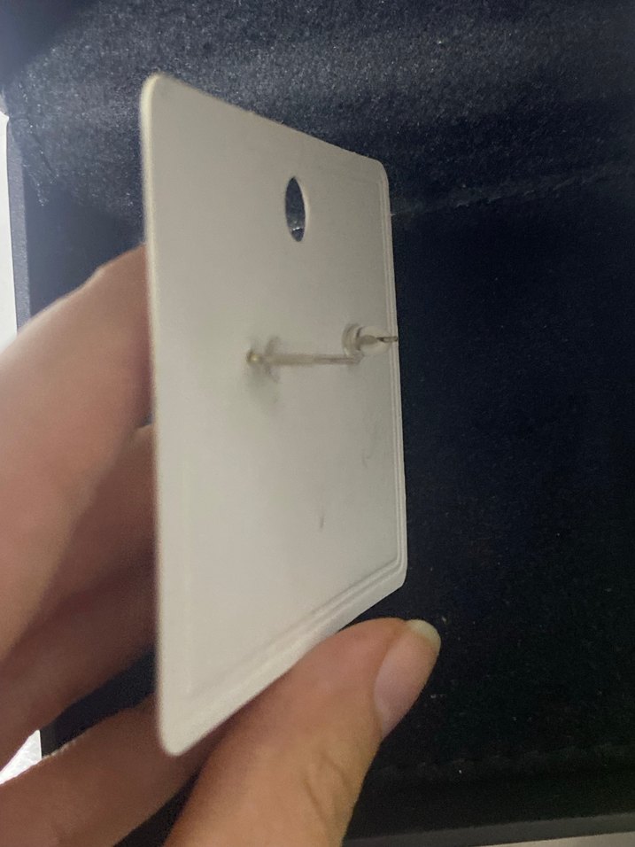 Altın Renkli Mini Çiçek Küpeler - Görsel 2