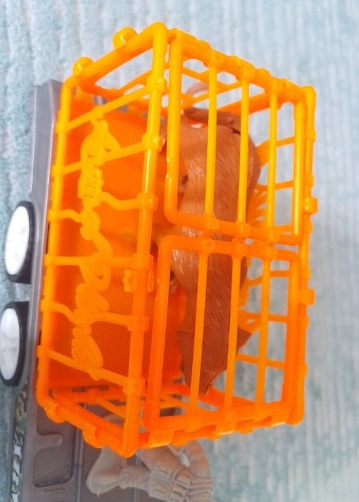 Vahşi hayvan taşıyan tır  - Görsel 2