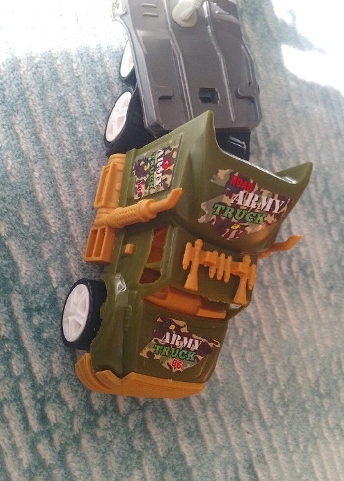 Vahşi hayvan taşıyan tır  - Görsel 3