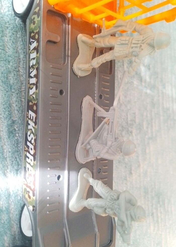 Vahşi hayvan taşıyan tır  - Görsel 4