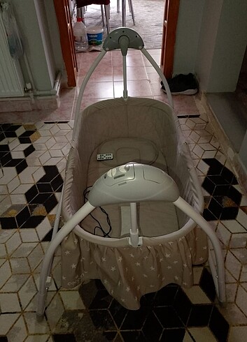 Elektrikli sallanan beşik 